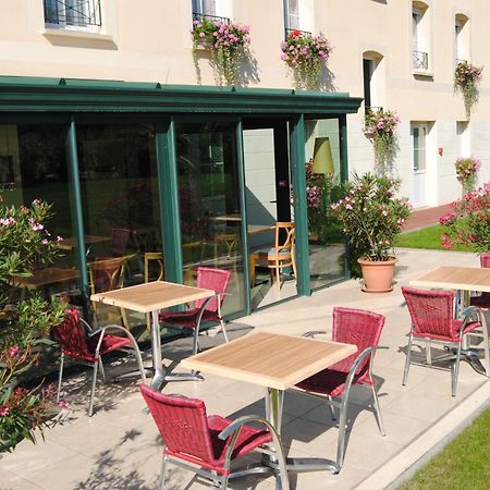 Brit Hotel Châteaudun Exteriér fotografie